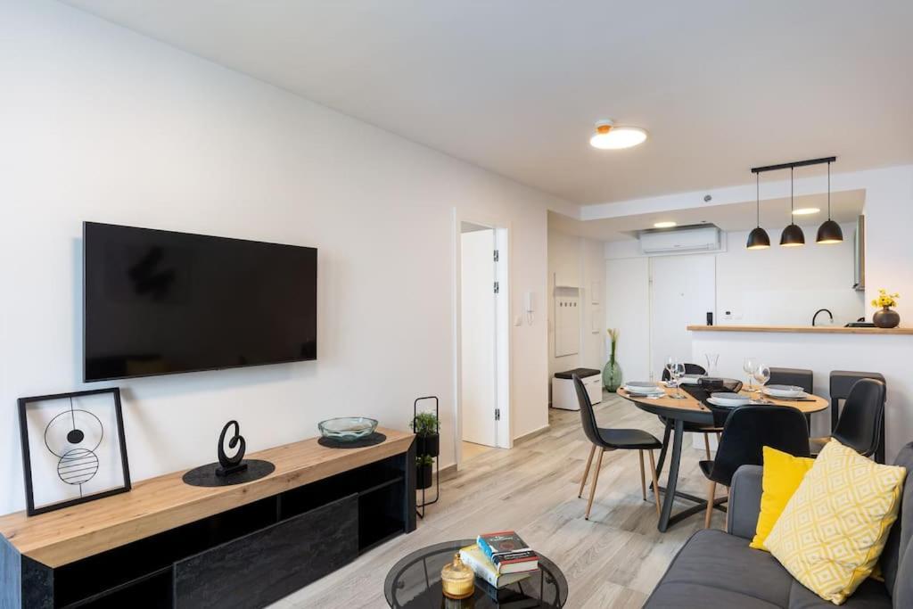 Apartamento Dubrovnik Pier Free Parking And Balcony Exterior foto